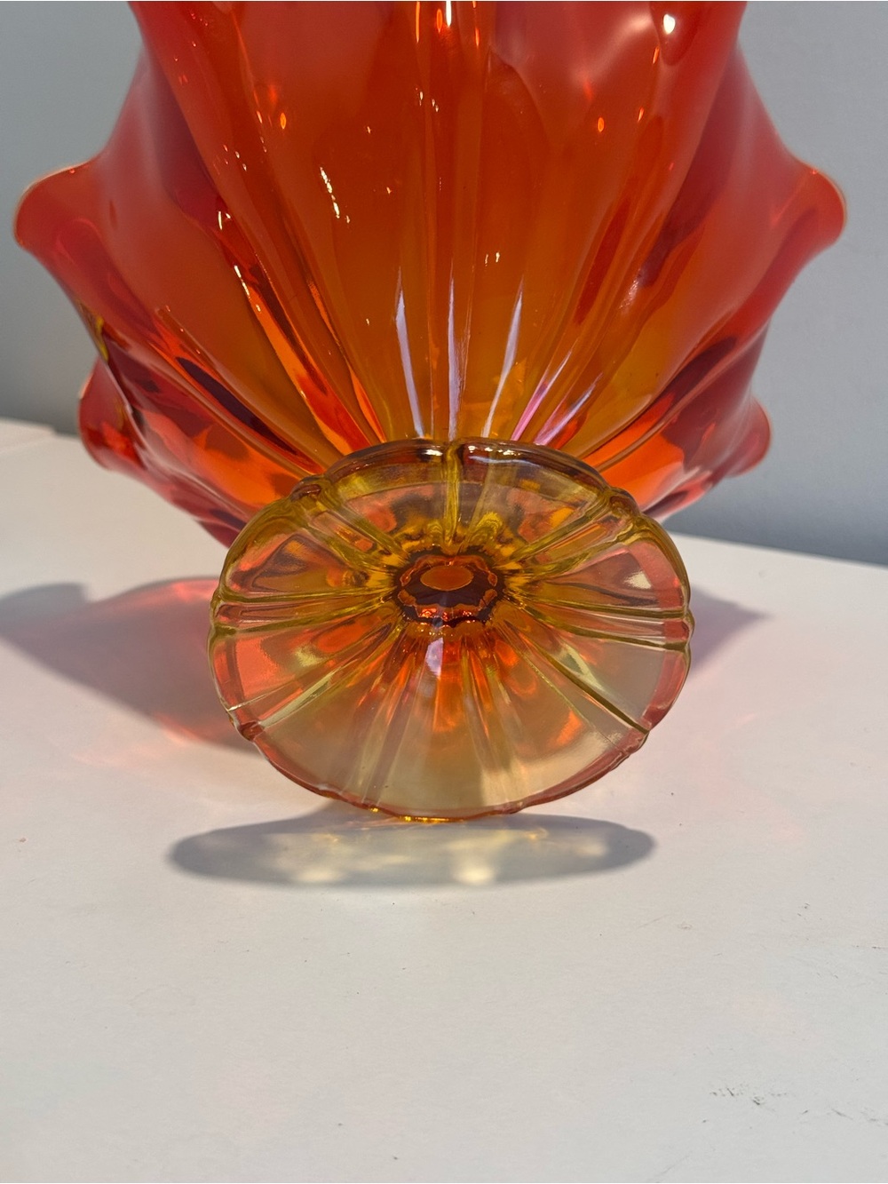 L.E. SMITH Simplicity Flame Amberina Hankerchief VASE / BOWL 7" Tall Mid Century - Picture 3 of 5